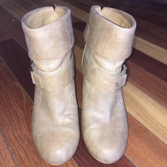 Style & Co Taupe Heeled Ankle Boots, Size 7 - Picture 3 of 8